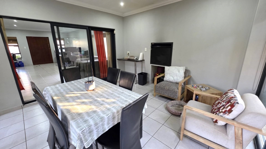To Let 3 Bedroom Property for Rent in Melodie North West